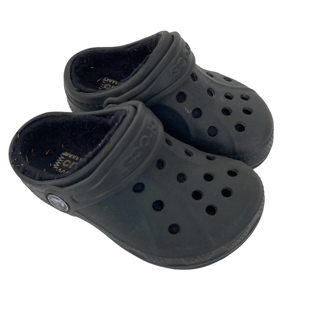 CROCS Black Fur Lined Clogs Sz 8-9 Toddler